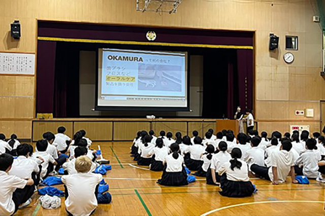 桃谷中学校で講演を行いました