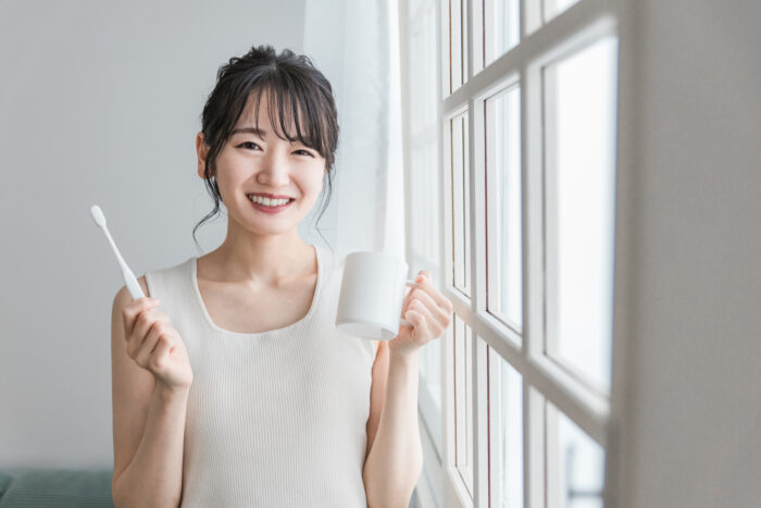 歯磨き後のすすぎはいらない？デンタルケアの新常識はフッ素を残す正しい方法
