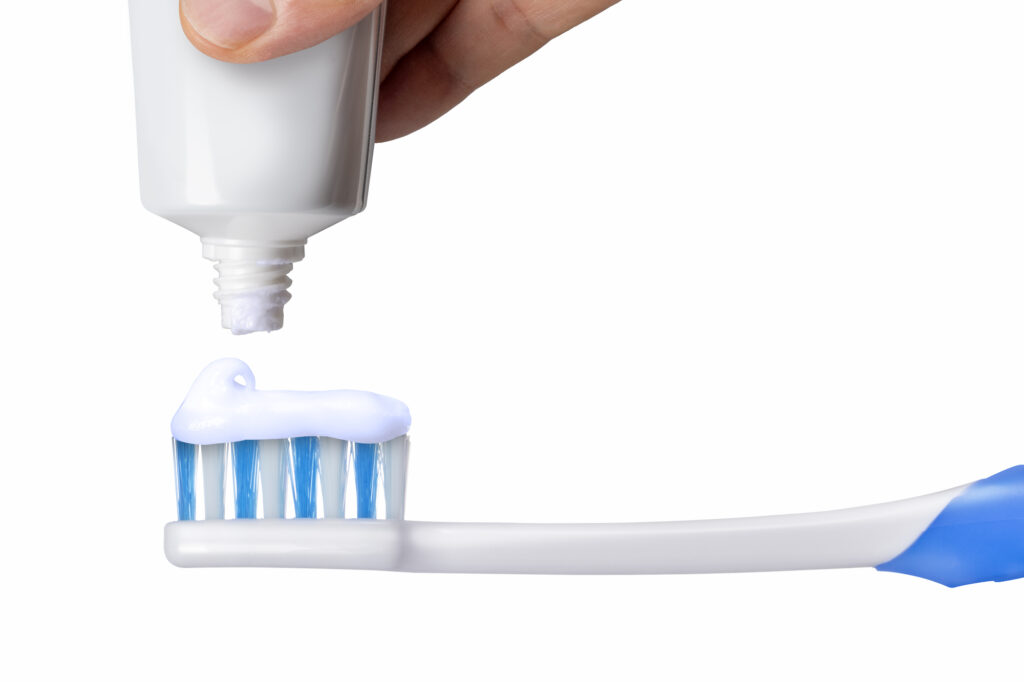 歯磨き後のすすぎはいらない?デンタルケアの新常識はフッ素を残す正しい方法