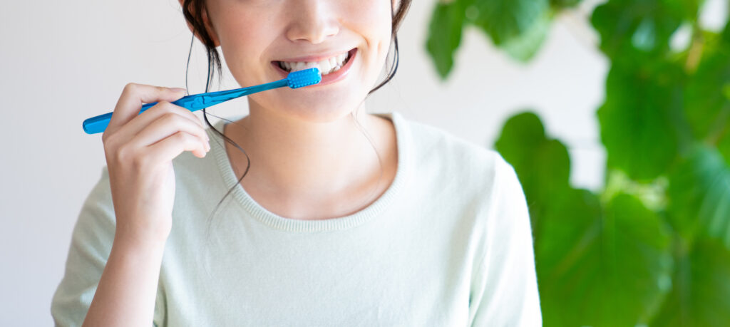 歯ブラシのかたさは好みで選ばない!正しい選び方と間違えると起こる影響も解説