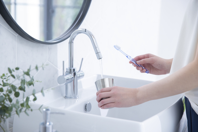 歯ブラシの正しい洗い方とは？お手入れ方法・清潔に保つための3つのポイントをご紹介